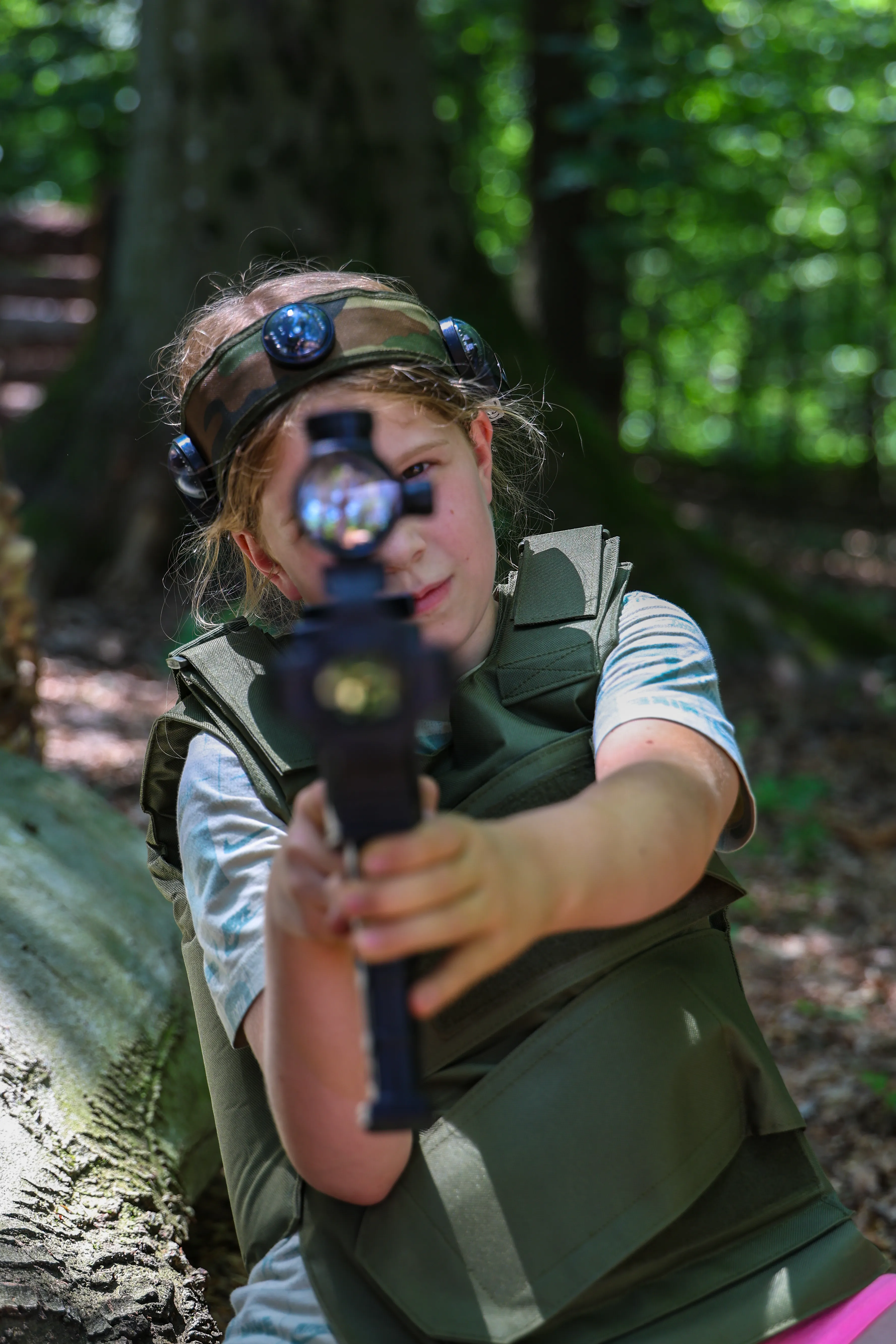 Laser tag igra u prirodi